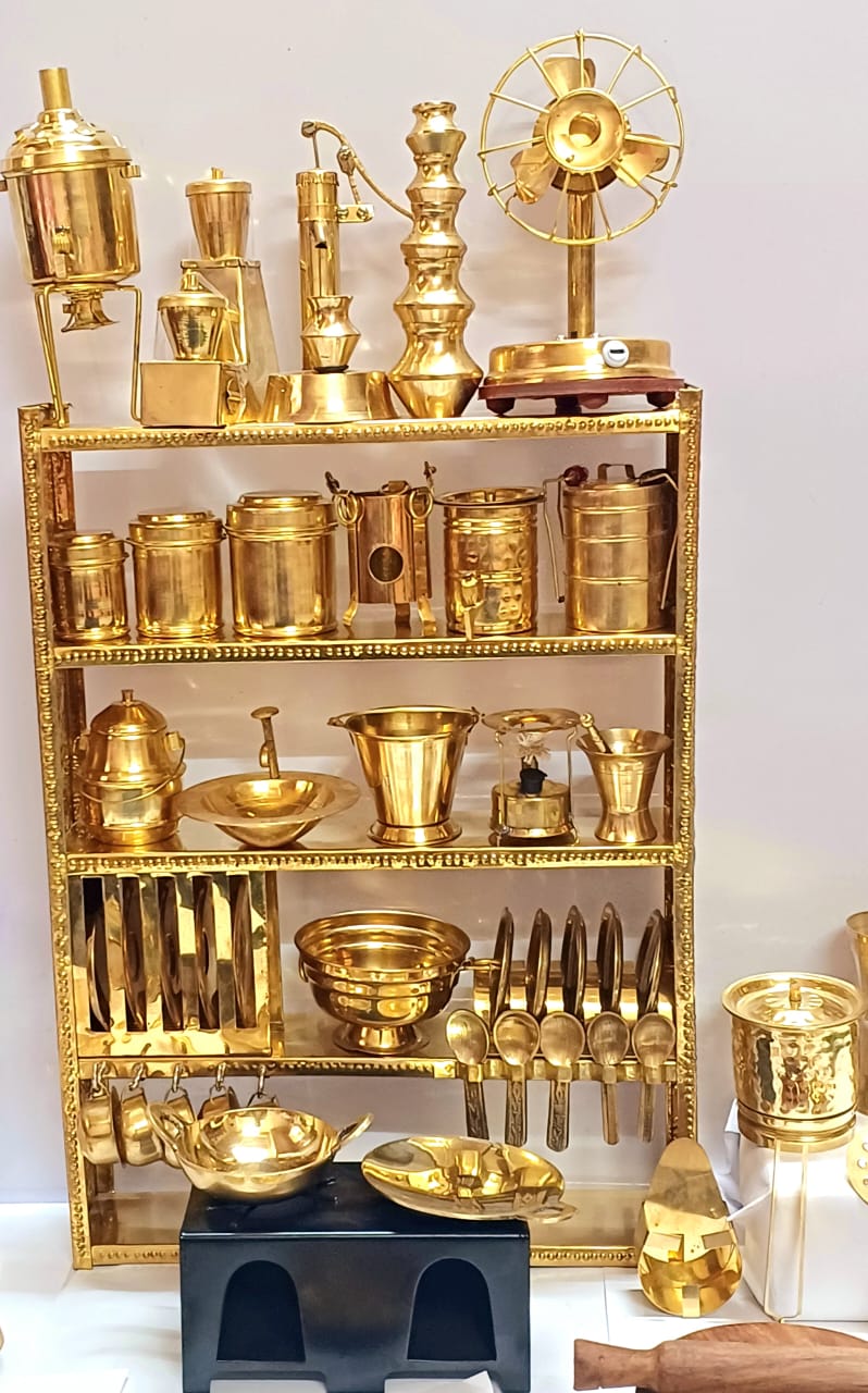 Brass Big: 100 piece Real Cooking Miniature Kitchen set