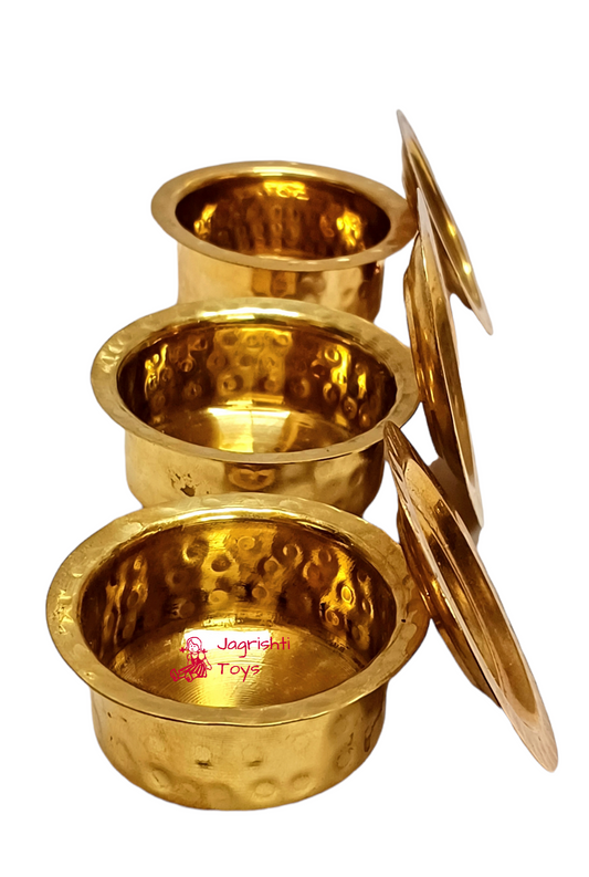 Brass MIniature Hammerred patela set of 3 with lids